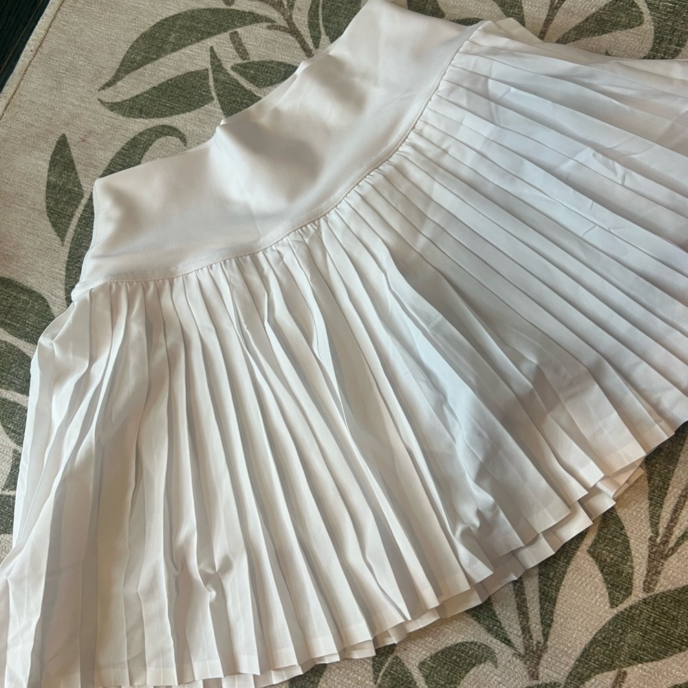 White NEVER WORN Alo Tennis Skirt in Medium